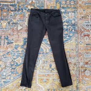 Black skinny jean